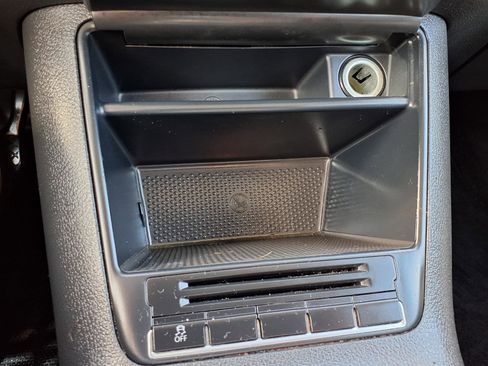 Used 2017 Volkswagen Tiguan S FWD image 8