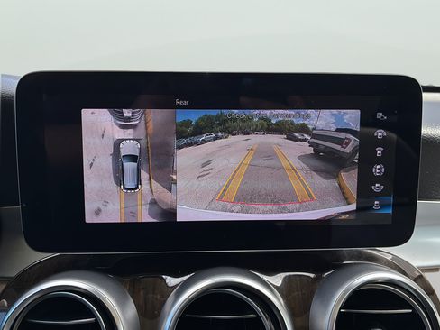 Used 2022 Mercedes-Benz GLC 300 image 21