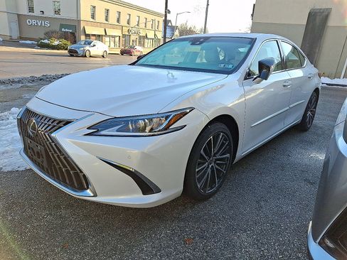 Certified 2023 Lexus ES 350 w/ Premium Package image 2