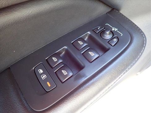 Used 2024 Volvo S60 B5 Ultimate image 13