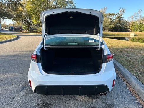 Used 2025 Toyota Corolla SE w/ Convenience Package image 10