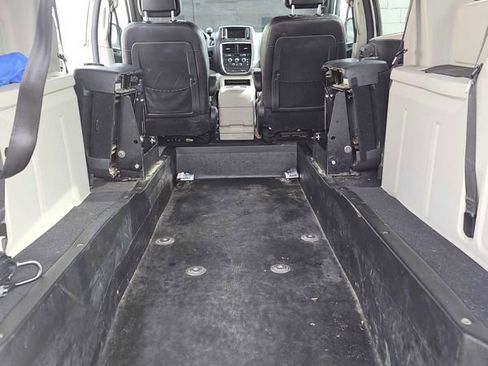 Used 2019 Dodge Grand Caravan SXT image 22