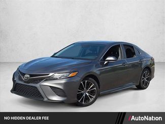 Used 2018 Toyota Camry SE w/ Moonroof Package FWD video 1