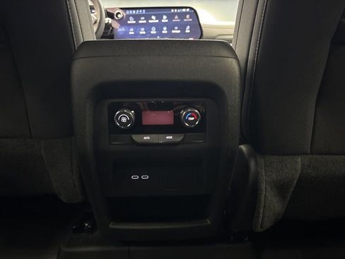 New 2026 Chevrolet Traverse LT w/ LPO, Floor Liner Package image 24