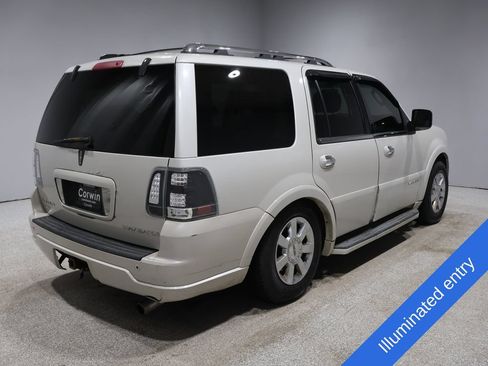 Used 2006 Lincoln Navigator Luxury AWD/4WD image 11