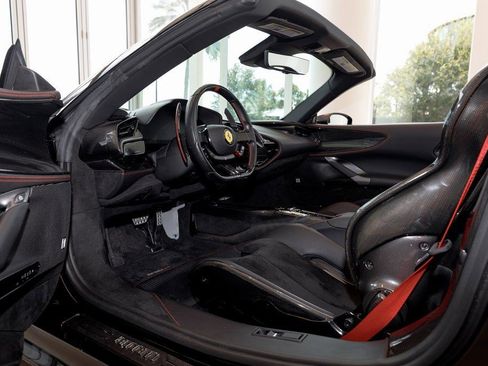 Used 2022 Ferrari SF90 Spider image 18