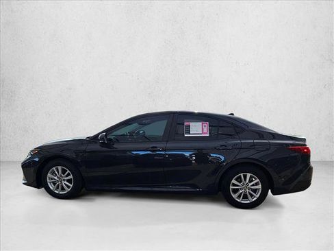 Used 2025 Toyota Camry LE FWD image 8