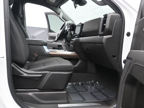 Used 2023 Chevrolet Silverado 1500 RST image 17