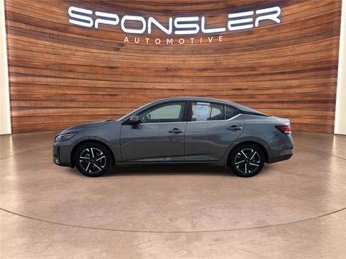 Used 2024 Nissan Sentra SV image 2