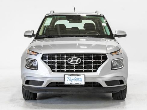 Used 2025 Hyundai Venue SEL FWD image 5