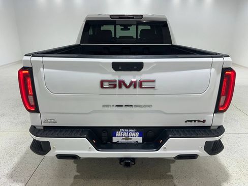 Used 2020 GMC Sierra 1500 AT4 w/ AT4 Premium Package AWD/4WD image 4