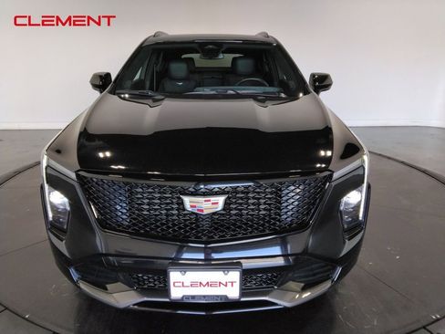 Used 2024 Cadillac XT4 Sport image 2