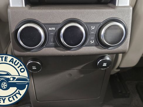 Used 2019 Land Rover Discovery HSE Luxury image 37