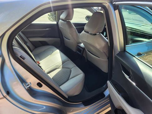 Used 2024 Toyota Camry SE image 14