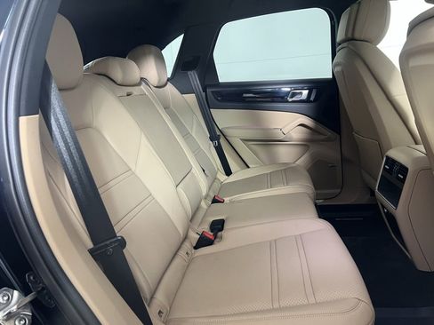 Certified 2022 Porsche Cayenne image 26