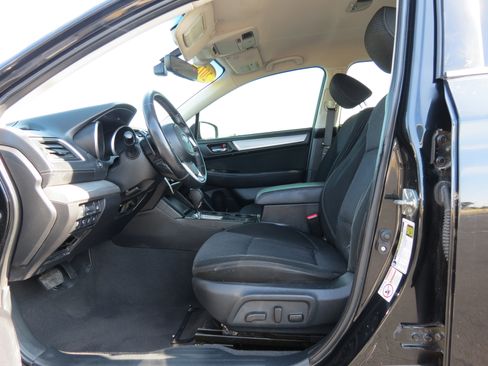 Used 2018 Subaru Outback 2.5i Premium image 25