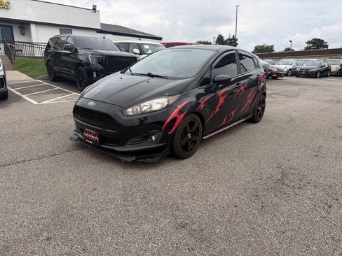 Used 2019 Ford Fiesta SE w/ Equipment Group 201A FWD image 2