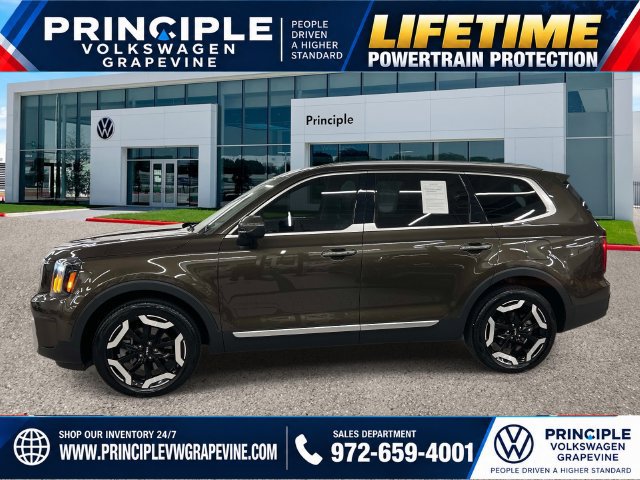 Used 2025 Kia Telluride S FWD image 5
