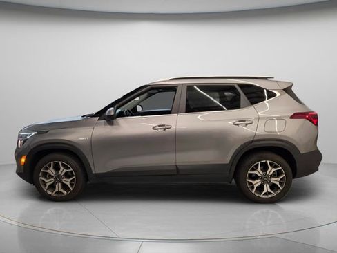Used 2021 Kia Seltos EX AWD/4WD image 3