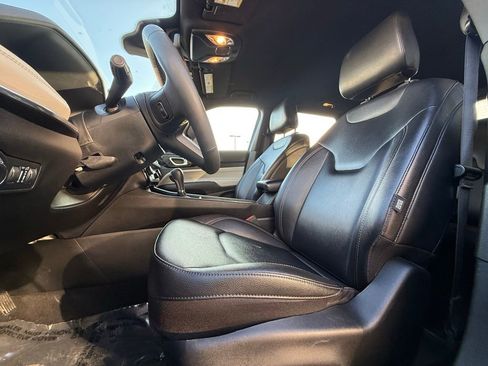 Used 2024 Jeep Compass Limited image 10