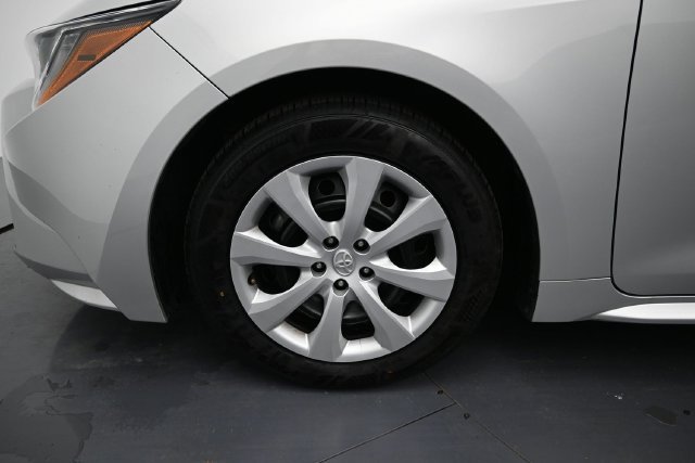 Used 2024 Toyota Corolla LE FWD image 9