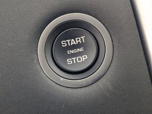 Used 2023 Land Rover Discovery S image 24