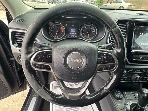 Used 2019 Jeep Cherokee Limited AWD/4WD image 14
