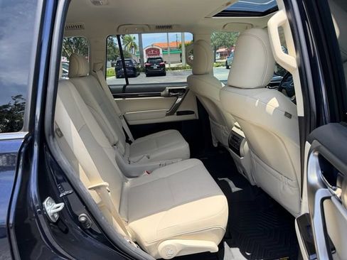 Used 2021 Lexus GX 460 Premium AWD/4WD image 13