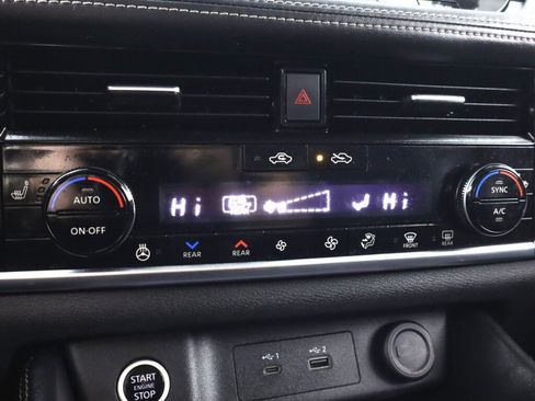 Used 2022 Nissan Rogue Platinum w/ Head-Up Display Package AWD/4WD image 24