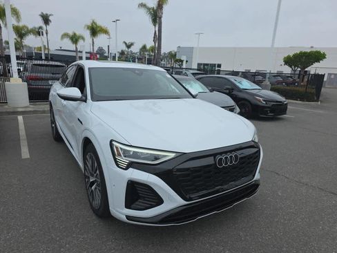 Used 2024 Audi Q8 e-tron Premium Plus w/ Premium Plus Package AWD/4WD image 3