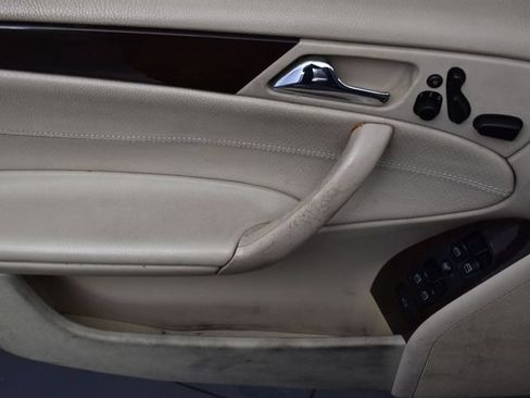 Used 2005 Mercedes-Benz C 240 4MATIC Sedan image 10