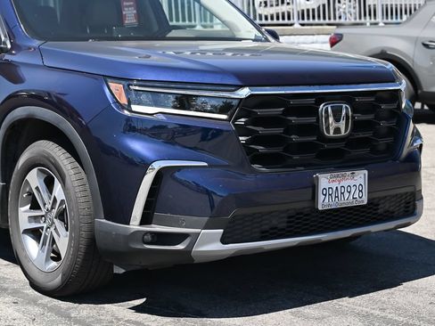 Used 2025 Honda Pilot EX-L image 10
