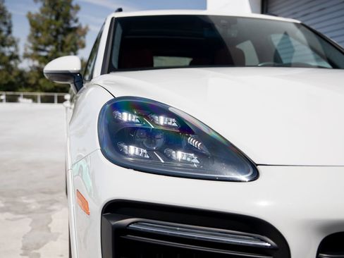 Certified 2023 Porsche Cayenne GTS AWD/4WD image 12