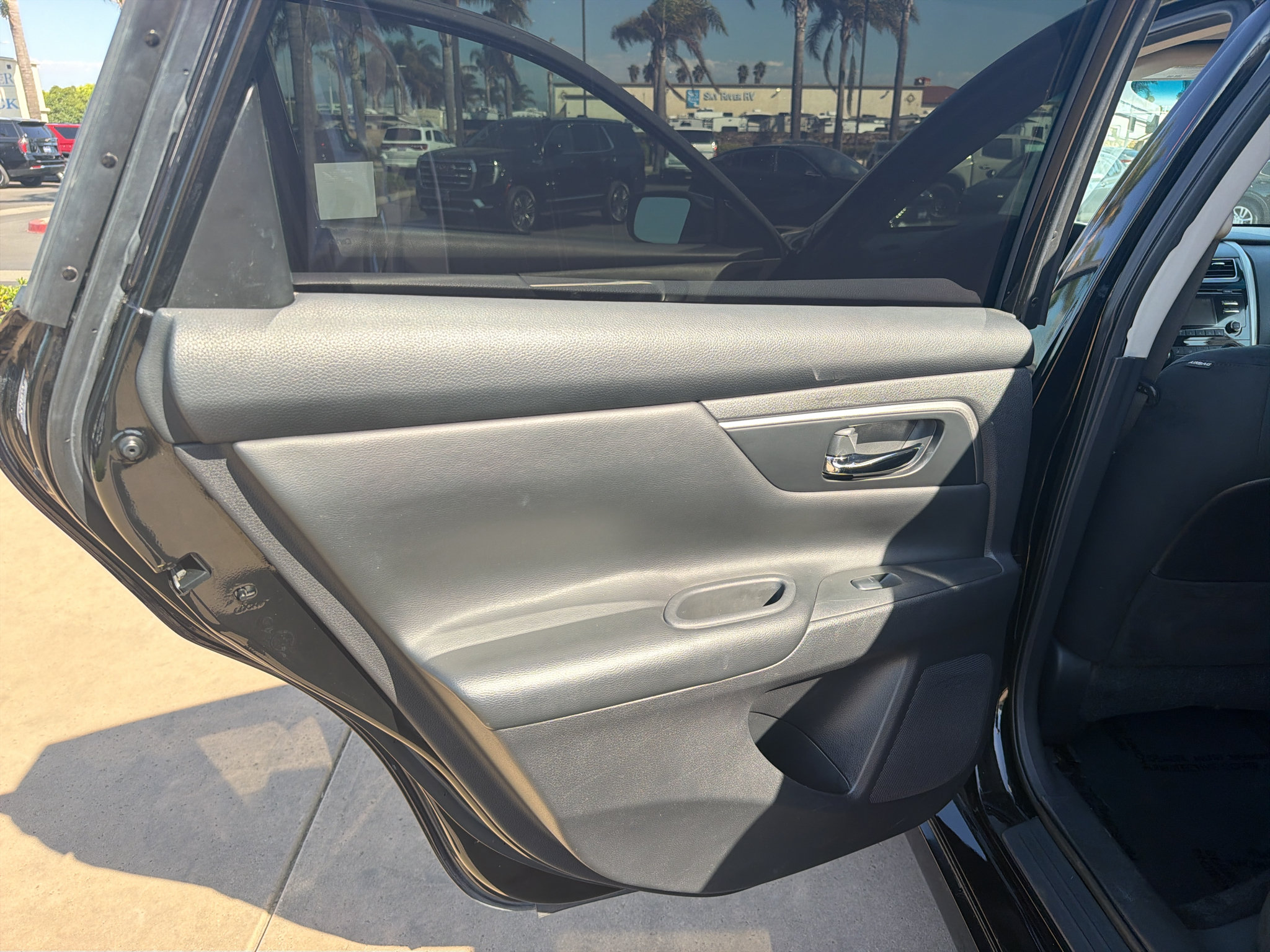 Used 2015 Nissan Altima 2.5 S w/ Power Driver Seat Package FWD image 14