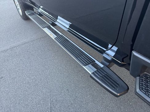 Used 2024 GMC Sierra 3500 SLT w/ SLT Premium Package image 8