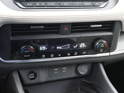 Used 2025 Nissan Rogue SV AWD/4WD image 19