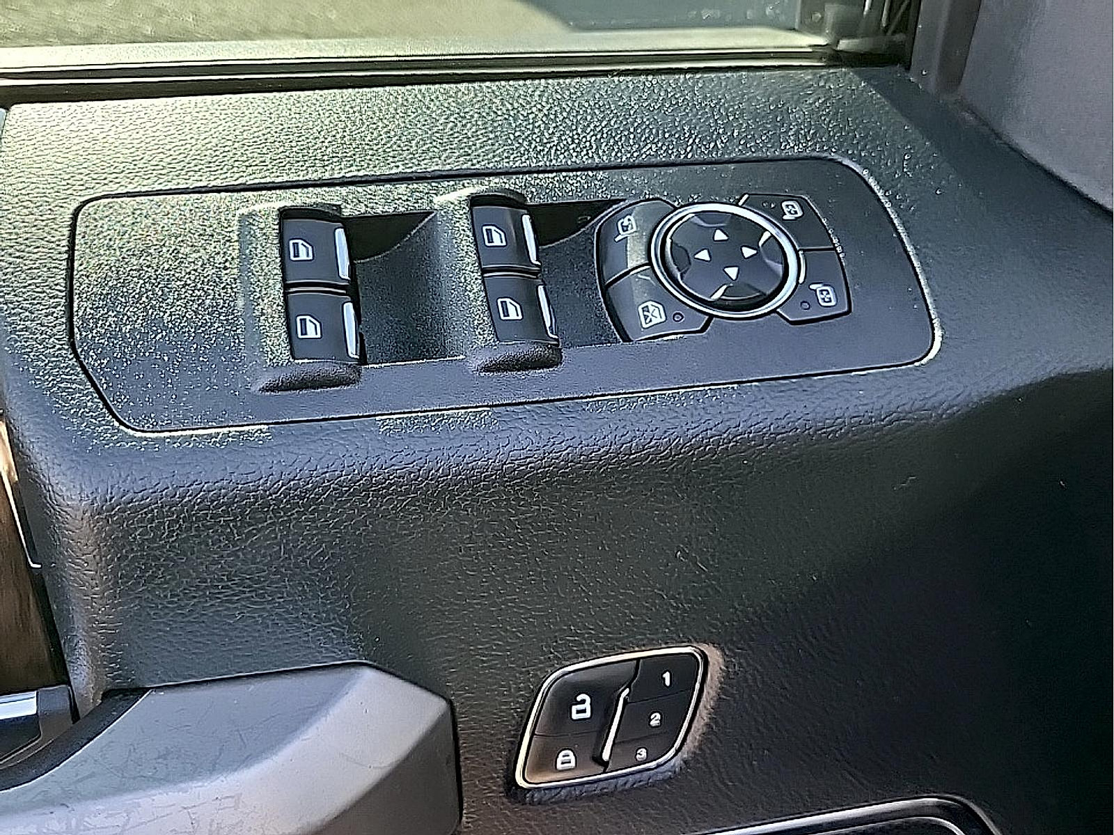 Used 2020 Ford F150 Lariat w/ Equipment Group 502A Luxury AWD/4WD image 14