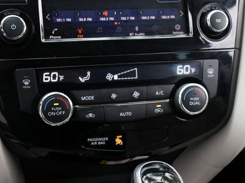 Used 2020 Nissan Rogue Sport SL w/ Premium Package image 32