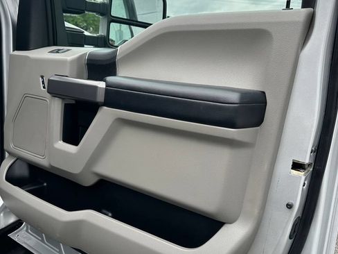 Used 2019 Ford F250 XLT w/ Snow Plow Prep Package AWD/4WD image 25