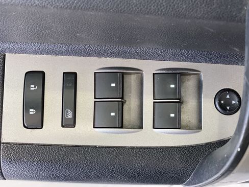 Used 2009 GMC Sierra 1500 SLE w/ Power Pack Plus AWD/4WD image 13