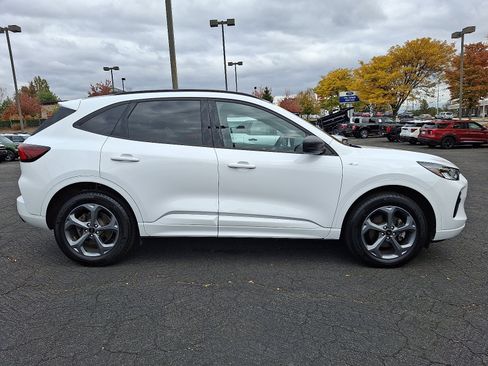 Used 2023 Ford Escape ST-Line w/ Tech Pack #1 image 7