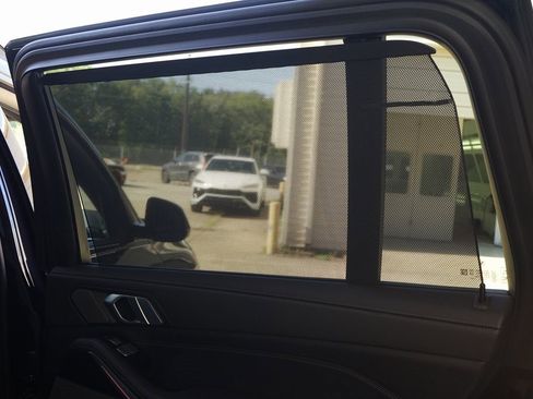 Used 2024 BMW X7 xDrive40i w/ M Sport Package image 22