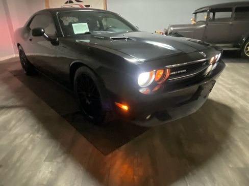 Used 2009 Dodge Challenger SRT8 RWD image 40