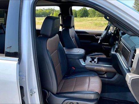 Used 2024 Chevrolet Silverado 2500 High Country w/ High Country Premium Package AWD/4WD image 30