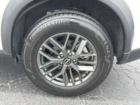 Used 2022 Nissan Rogue S FWD image 29