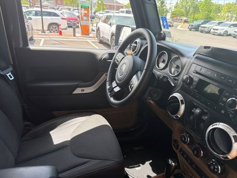 Used 2014 Jeep Wrangler Sahara w/ Connectivity Group AWD/4WD image 19