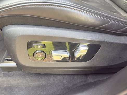 Used 2022 BMW X7 xDrive40i w/ M Sport Package image 10