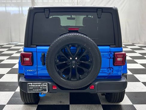 Certified 2023 Jeep Wrangler Unlimited Sahara w/ Cold Weather Group AWD/4WD image 6