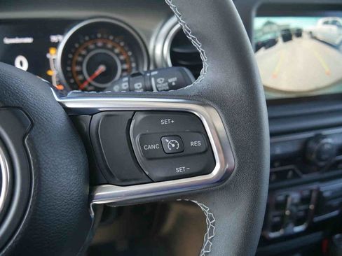 Used 2023 Jeep Wrangler Unlimited Sahara AWD/4WD image 37