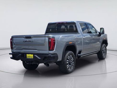 Used 2024 GMC Sierra 2500 Denali Ultimate AWD/4WD image 8